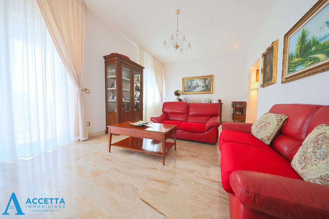 Salone - Apartment Via Plinio 89, Taranto - photo 1