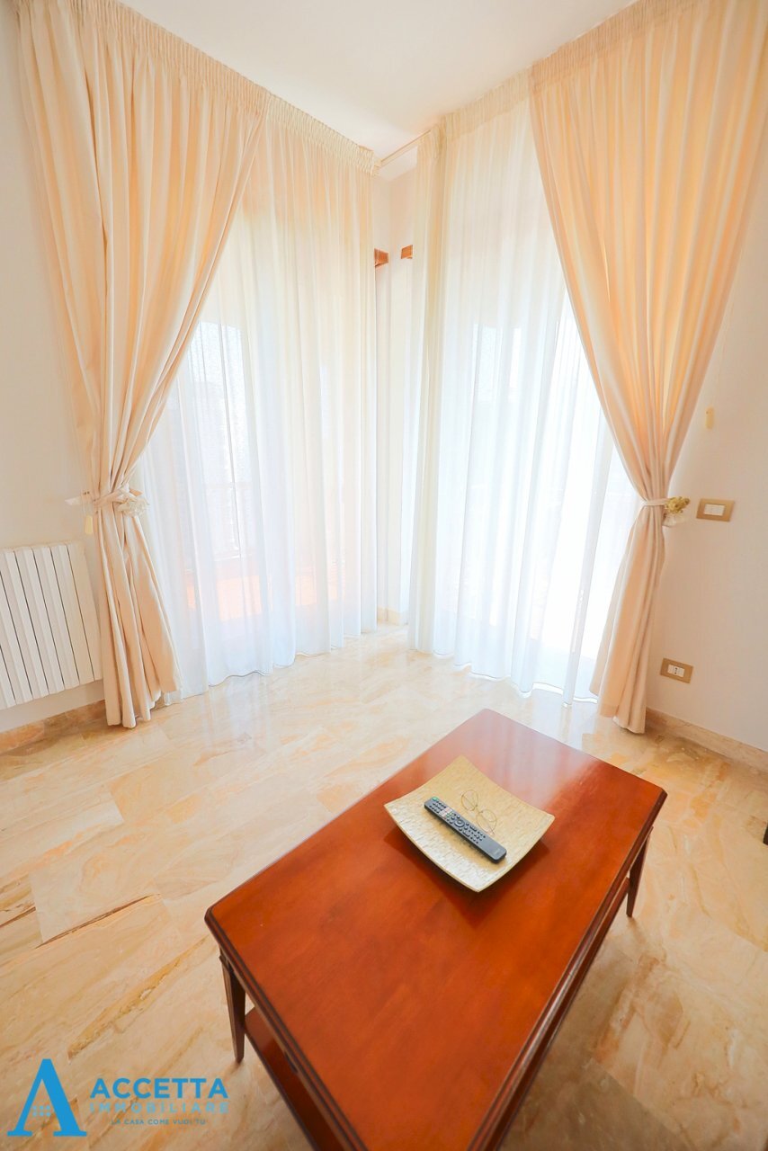 Salone - Apartment Via Plinio 89, Taranto - photo 3