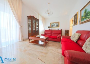 Salone - Apartment Via Plinio 87, Taranto - photo 1