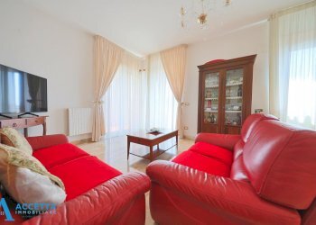 Salone - Apartment Via Plinio 87, Taranto - photo 5
