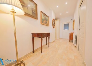 Corridoio - Apartment Via Plinio 87, Taranto - photo 7