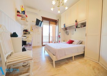Camera da letto - Apartment Via Plinio 87, Taranto - photo 24