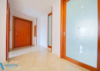 Ingresso - Appartamento Via Umbria 19, Taranto - foto 9