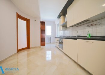 Cucina - Appartamento Via Umbria 19, Taranto - foto 10