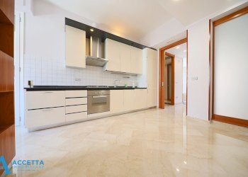 Cucina - Appartamento Via Umbria 19, Taranto - foto 11