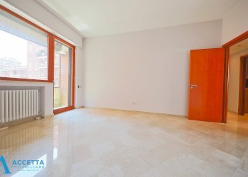 Stanza - Appartamento Via Umbria 19, Taranto - foto 20