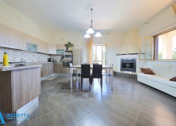 Cucina - Villa Via Fior d'Agave 10, Taranto - photo 13
