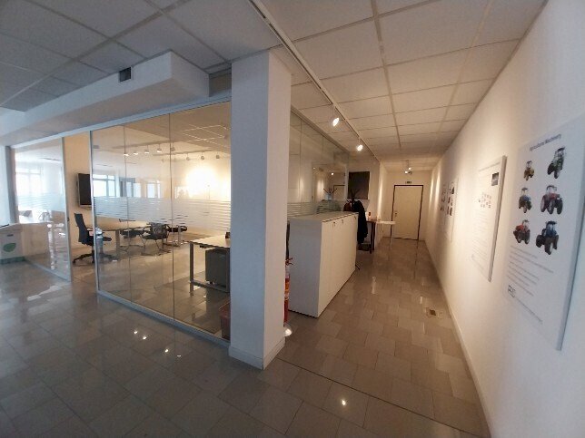 Ingresso e Sala Riunioni - Ufficio Via Carlo Zucchi 21, Modena (zona Circoscrizione 1) - foto 2