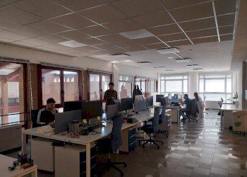 Panoramica scrivanie - Ufficio Via Carlo Zucchi 21, Modena (zona Circoscrizione 1) - foto 9