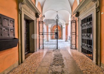 IMG_4186 - Office Via Borgonuovo 10, Bologna (neighborhood Centro Storico) - photo 2