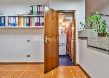 IMG_4164 - Office Via Borgonuovo 10, Bologna (neighborhood Centro Storico) - photo 26