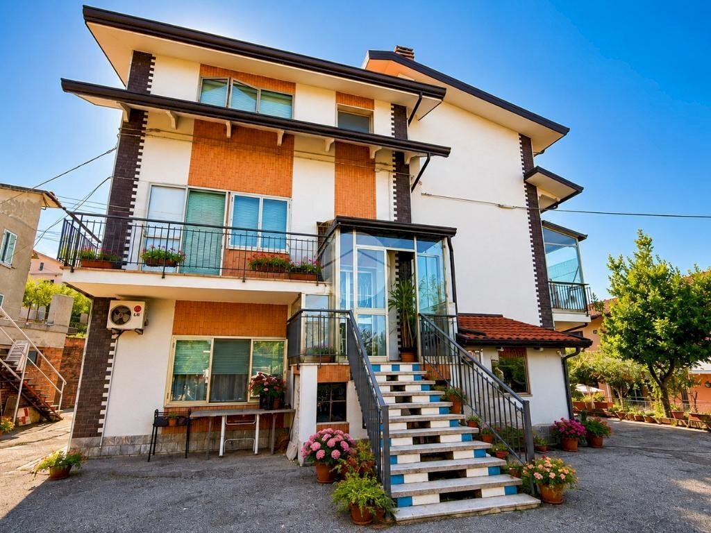 Four-room apartment Via Piangenghino, Saludecio - photo 1