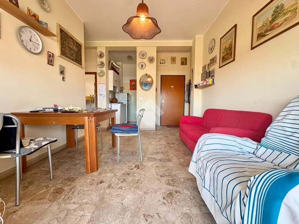 Three-room apartment Viale Antonio Canova, Cesenatico - photo 2