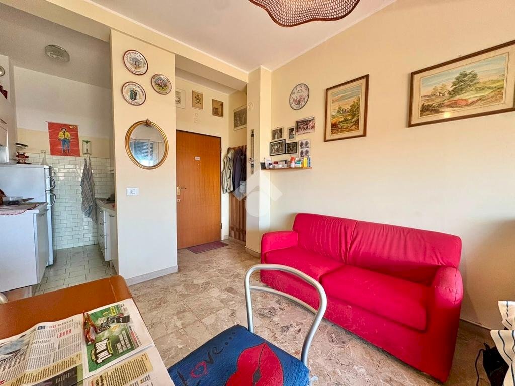Three-room apartment Viale Antonio Canova, Cesenatico - photo 3