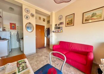 Three-room apartment Viale Antonio Canova, Cesenatico - photo 3