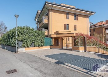Two-room apartment Peschiera Borromeo - photo 12