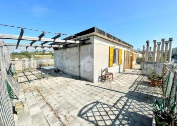 Three-room apartment Via dei sessanta, Genova (neighborhood Cornigliano) - photo 1