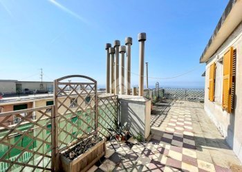 Three-room apartment Via dei sessanta, Genova (neighborhood Cornigliano) - photo 2