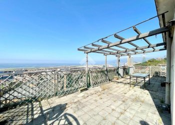 Three-room apartment Via dei sessanta, Genova (neighborhood Cornigliano) - photo 4