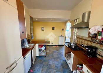 Three-room apartment Via dei sessanta, Genova (neighborhood Cornigliano) - photo 14