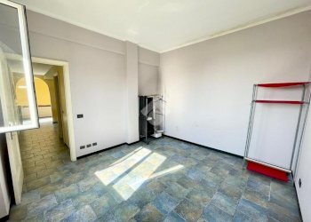 Three-room apartment Via dei sessanta, Genova (neighborhood Cornigliano) - photo 20