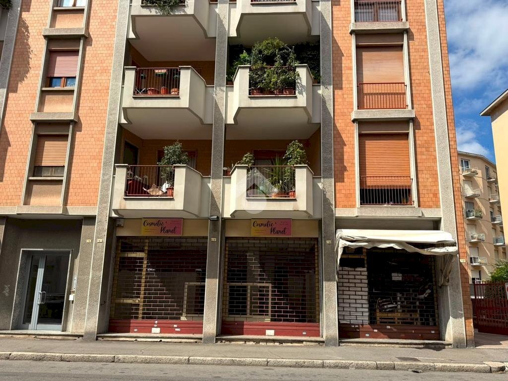 Shop Negozio Viale Roma 16/I, Novara - photo 1