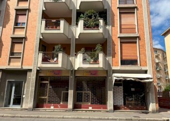 Shop Negozio Viale Roma 16/I, Novara - photo 1