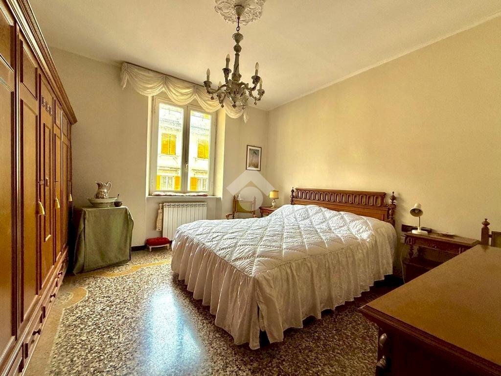 Four-room apartment Via Giovanni Tommaso Invrea, Genova (neighborhood Foce) - photo 1