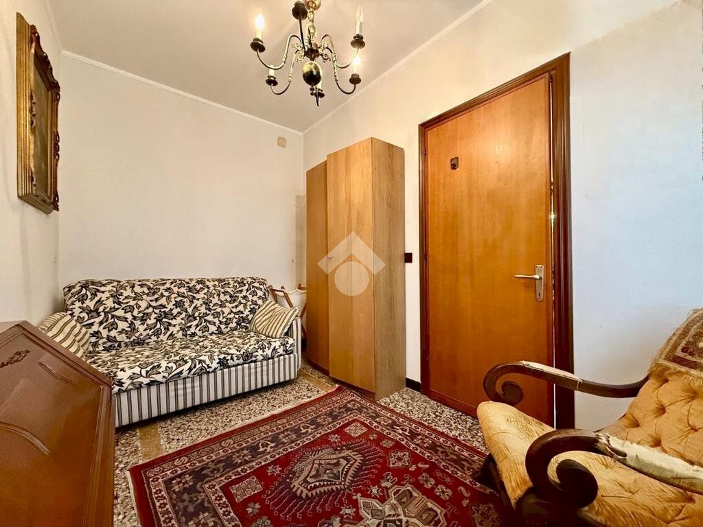 Four-room apartment Via Giovanni Tommaso Invrea, Genova (neighborhood Foce) - photo 3