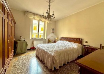 Four-room apartment Via Giovanni Tommaso Invrea, Genova (neighborhood Foce) - photo 1