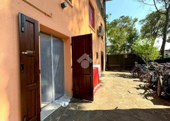Box Viale dei Pini, Ravenna (neighborhood Marina Romea) - photo 2