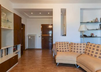 Apartment Via Giardini 511, Modena (neighborhood Buon Pastore - Parco Amendola) - photo 2