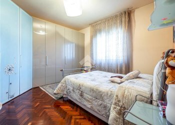 Portion of a house Strada Naviglia, Parma (neighborhood San Lazzaro) - photo 12
