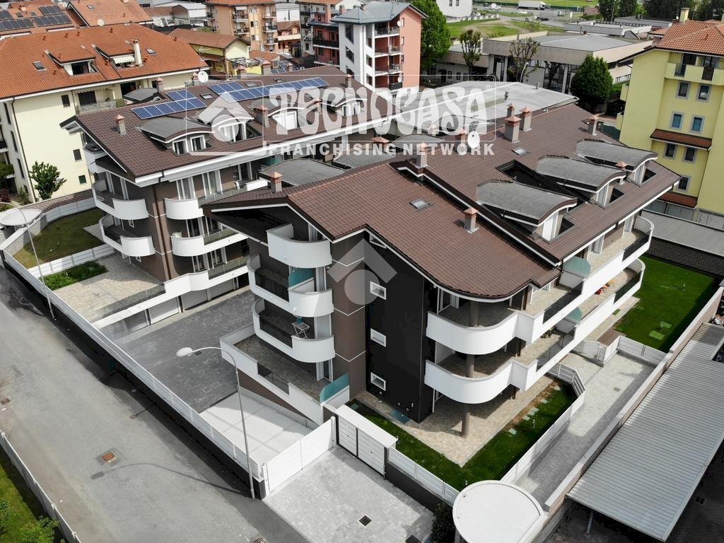 Three-room apartment Via Santa Maria, Bareggio - photo 1