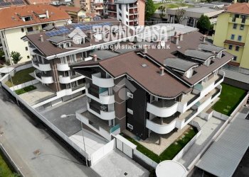 Three-room apartment Via Santa Maria, Bareggio - photo 1