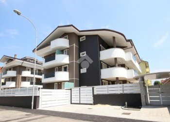 Three-room apartment Via Santa Maria, Bareggio - photo 25