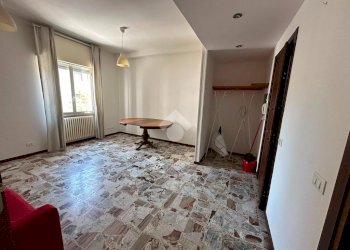 Three-room apartment Via Trieste, San Donato Milanese - photo 3