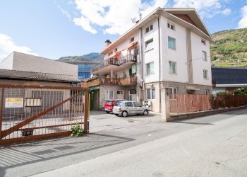 Facciata - Trilocale via Saint Martin de Corleans, 183, Aosta - foto 1