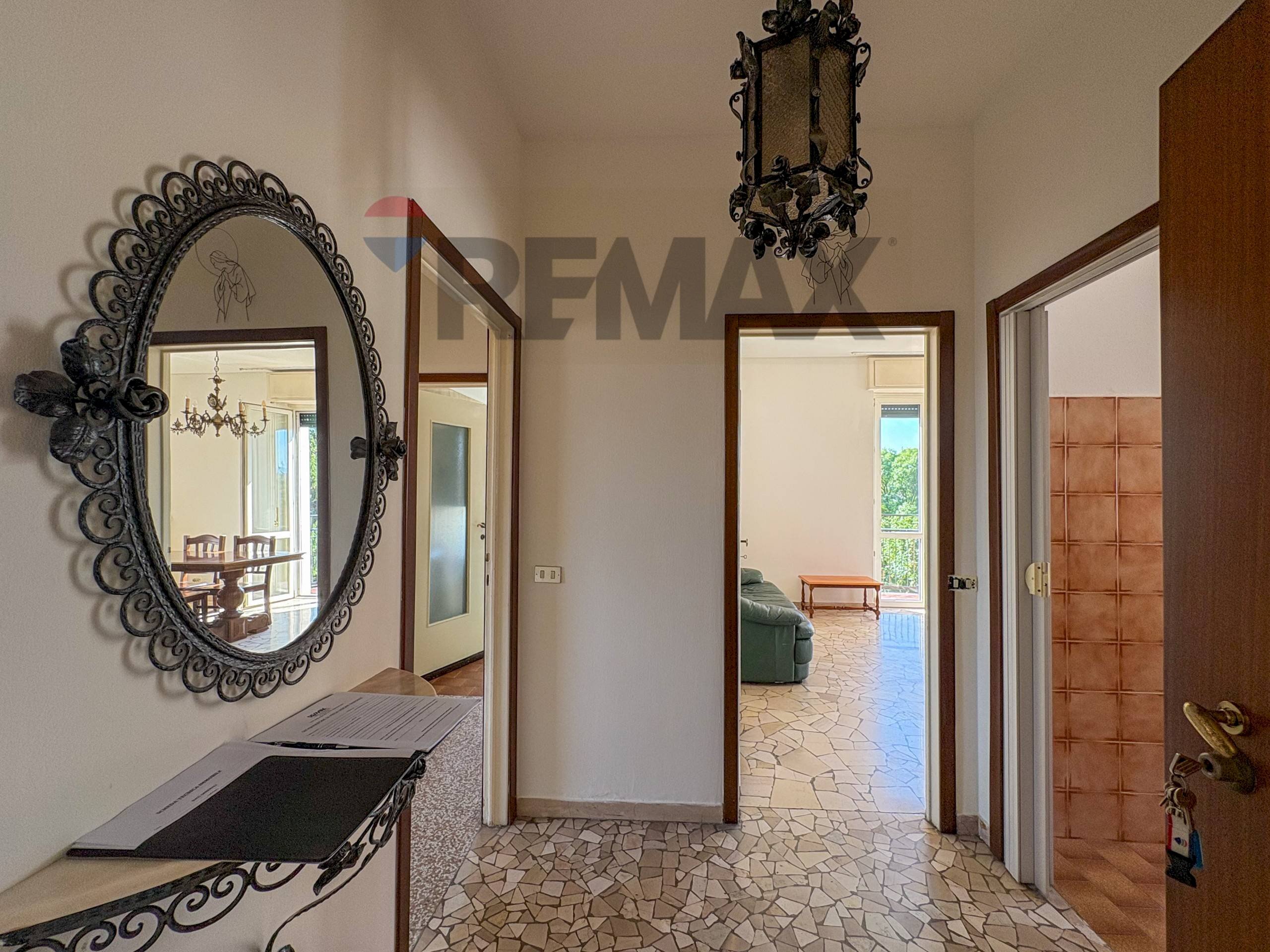 Hall / corridoio - Trilocale Via Feltre
19, Varese - foto 3