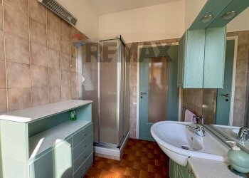 Bagno - Trilocale Via Feltre
 
19, Varese - foto 14