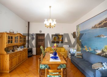 Sala da pranzo - Casa indipendente Strada 9 Praiola
 
14, Riposto - foto 1