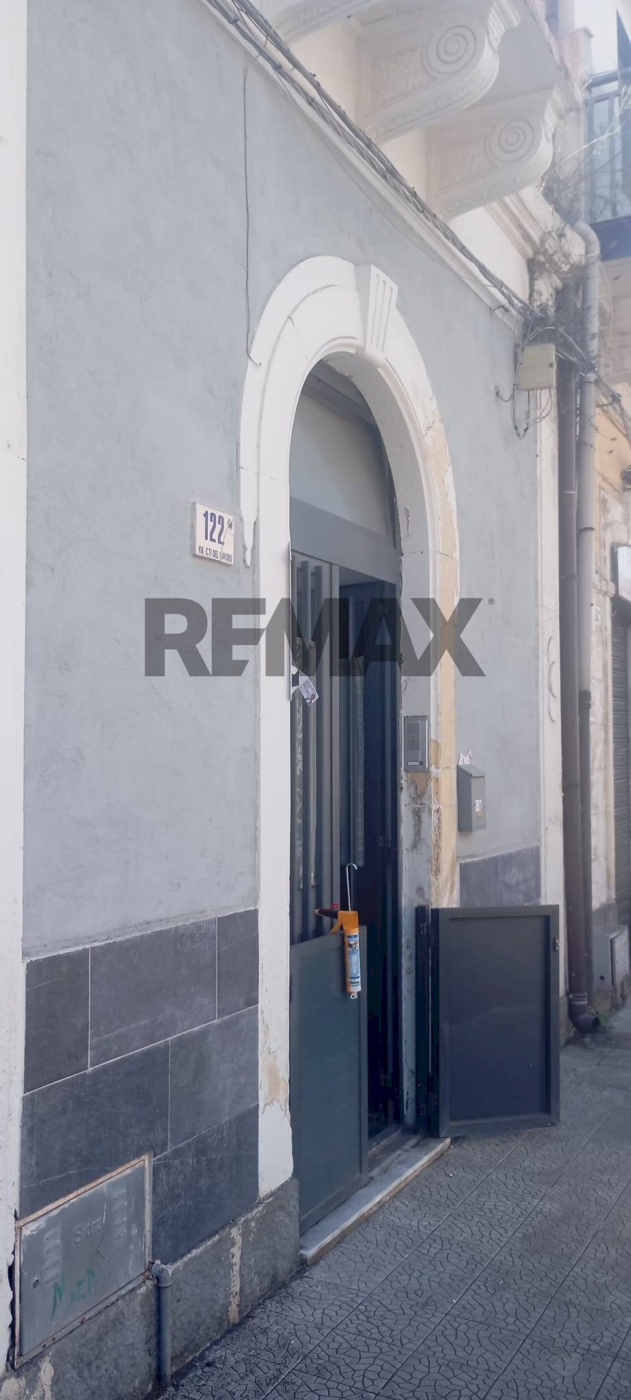 Edificio all\'aperto - Casa indipendente Via Caduti Del Lavoro
122, Catania - foto 2