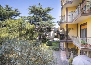 Edificio all\'aperto - Four-room apartment Via Giuseppe Verdi
 
1, Valverde - photo 6