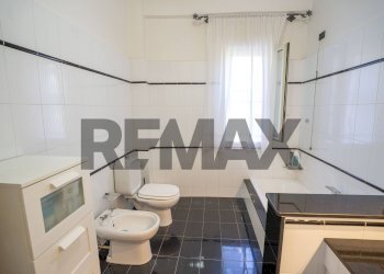 Bagno - Four-room apartment Via Giuseppe Verdi
 
1, Valverde - photo 11