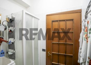 Bagno - Four-room apartment Via Giuseppe Verdi
 
1, Valverde - photo 18