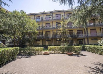 Edificio all\'aperto - Four-room apartment Via Giuseppe Verdi
 
1, Valverde - photo 36