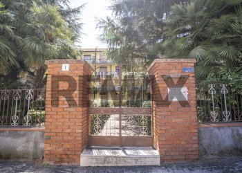 Edificio all\'aperto - Four-room apartment Via Giuseppe Verdi
 
1, Valverde - photo 38
