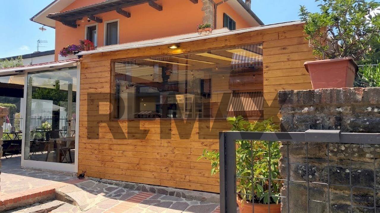 Casa all\'aperto - Locale Commerciale Località Bagnoro
 
2/G, Arezzo - foto 1