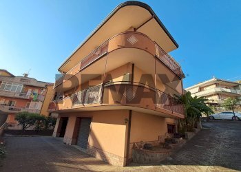 Edificio all\'aperto - Semi-detached house Via Regina Margherita
 
155, Gaggi - photo 2