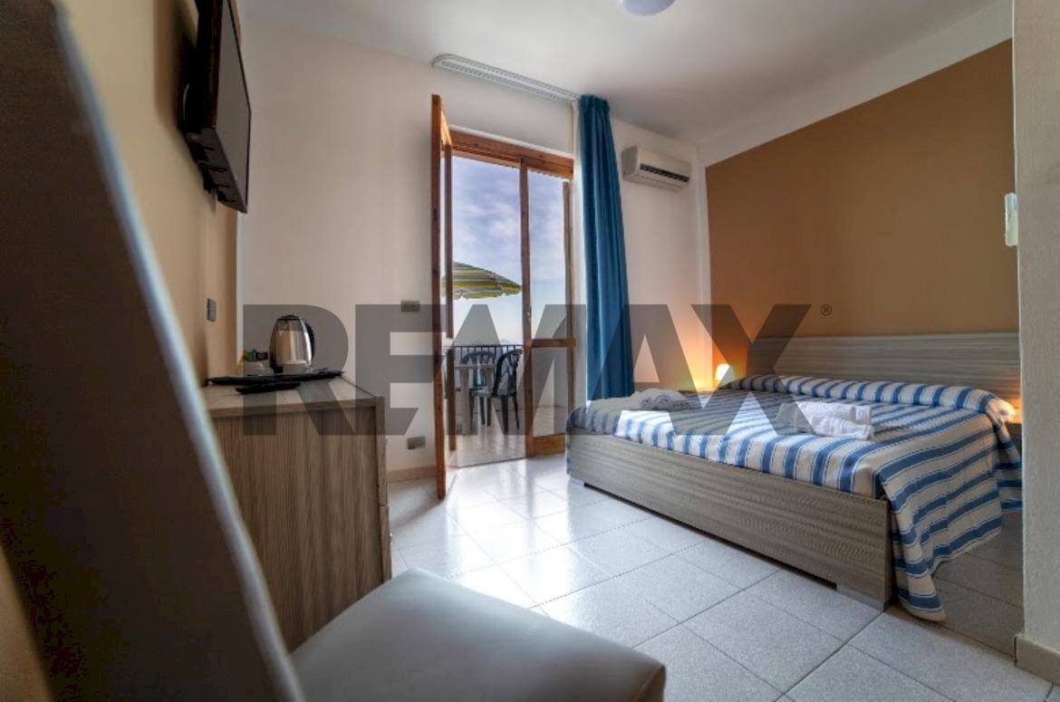 Camera / camera da letto - Monolocale Via Lipari, Contrada Calavà
sn, Gioiosa Marea - foto 2